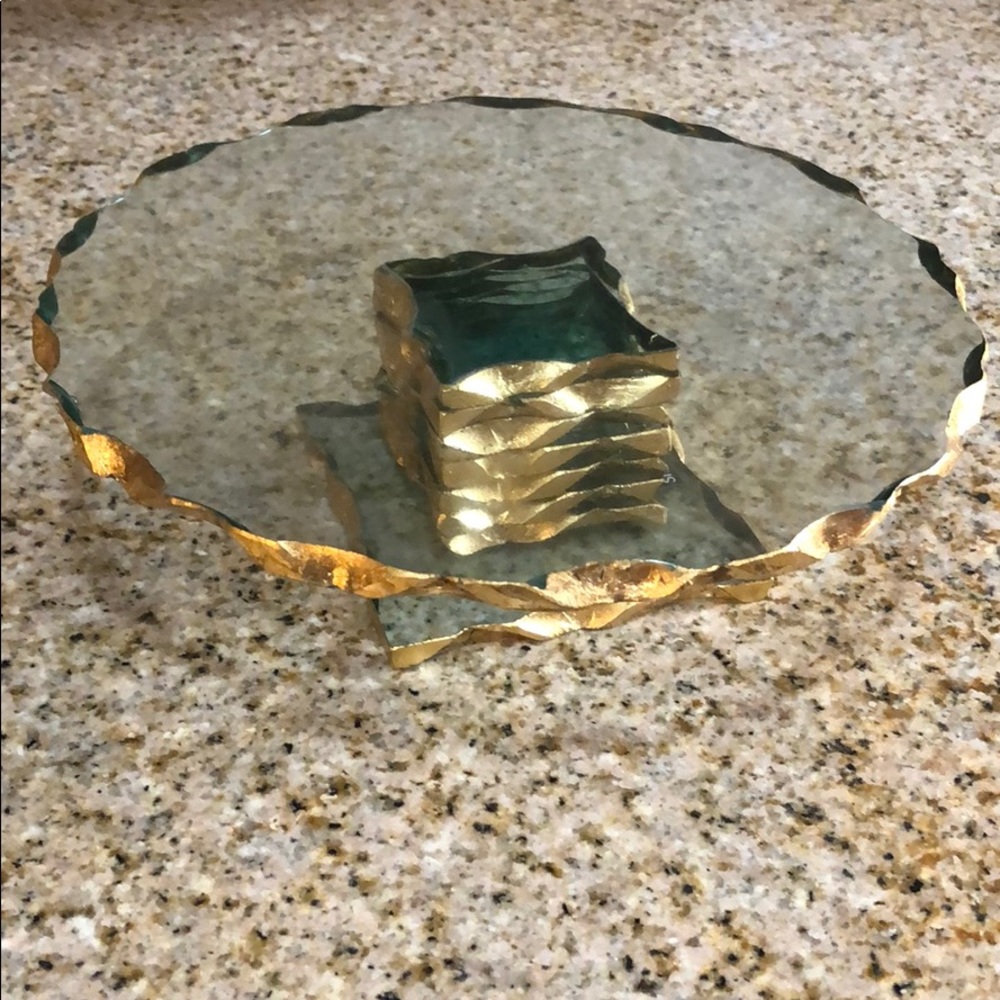 Glass cake stand